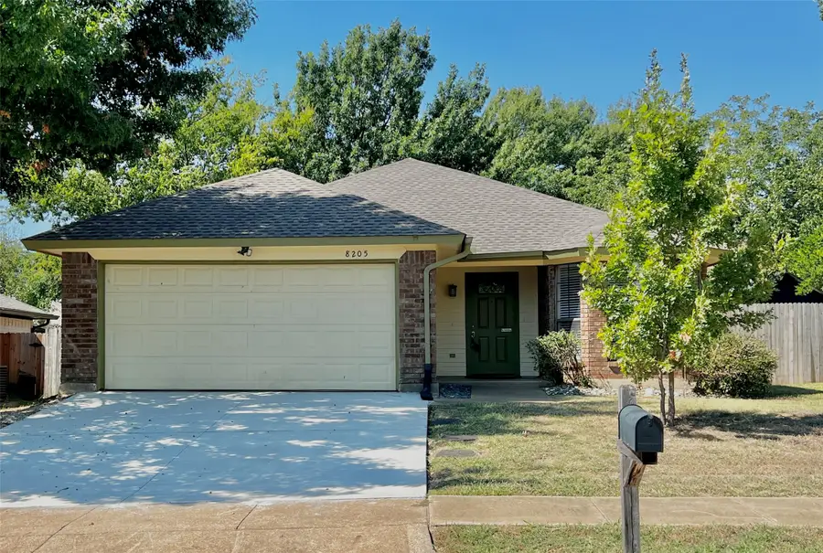 8205 April Lane, Watauga, TX 76148 - Image #2