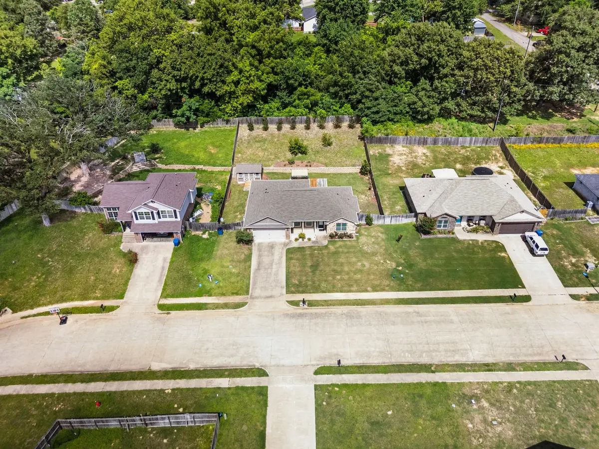 409 Mission Crest Circle, Lindale, TX 75771 - Image #1