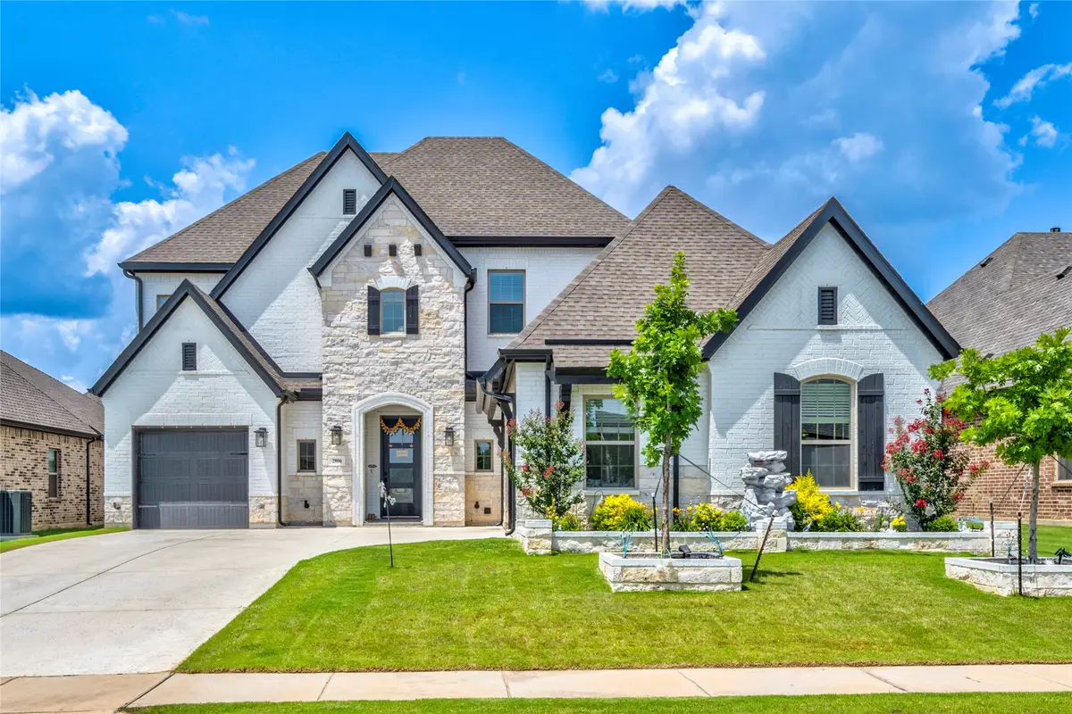 2806 Garrett Drive, Highland Village, TX 75077 - Image #1