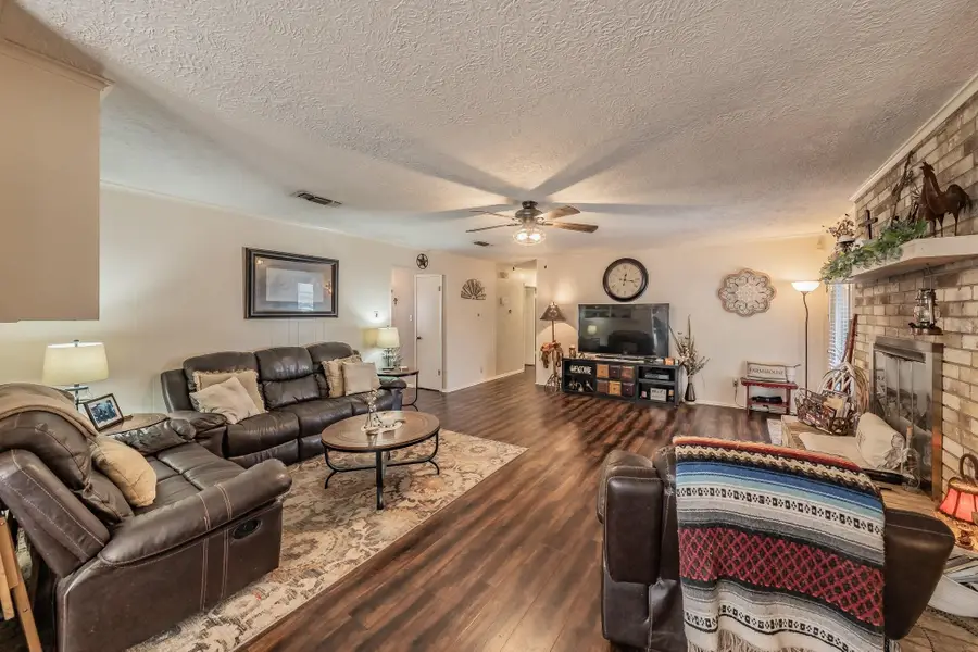 120 Timberlake Drive, Azle, TX 76020 - Image #3