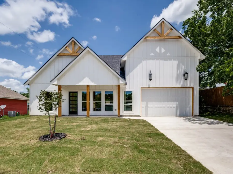 204 W Collins, Decatur, TX 76234 - Image #3