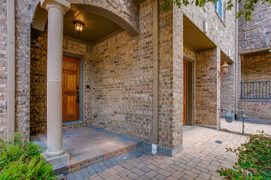 563 Rockingham Drive, Irving, TX 75063 - Image #3