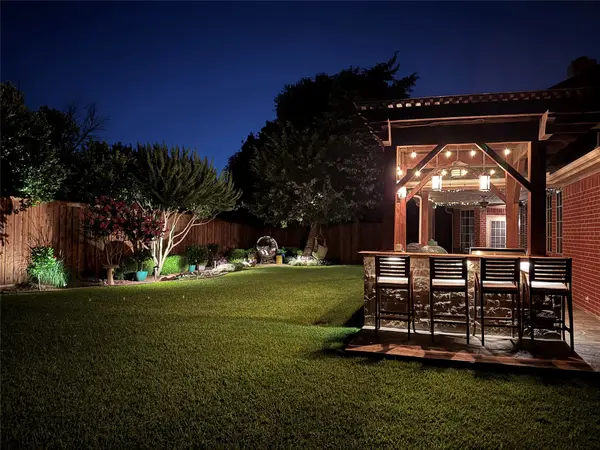 1018 Brook Arbor Drive, Mansfield, TX 76063