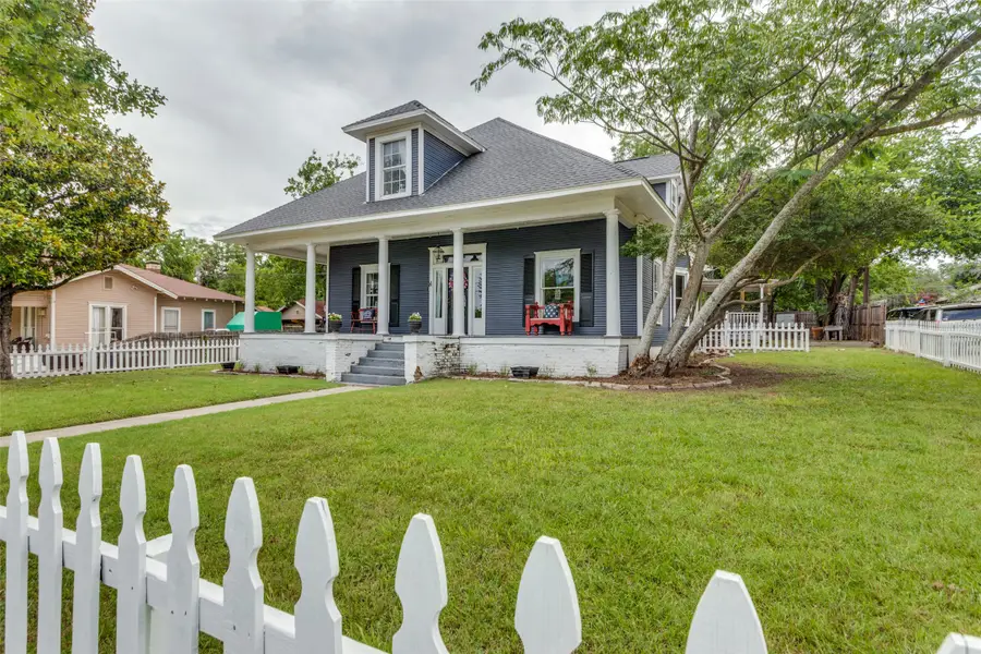 902 S Waco Street, Weatherford, TX 76086 - Image #2