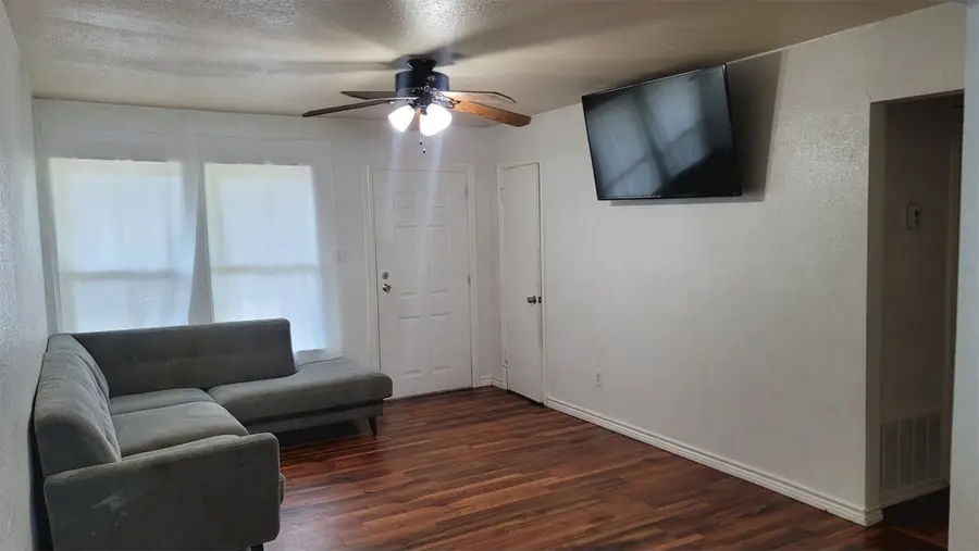 1134 Shawnee Trace, Grand Prairie, TX 75051 - Image #2