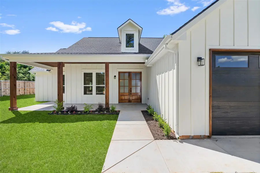 1610 Cheyenne Trail, Granbury, TX 76048 - Image #2