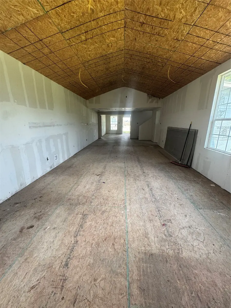 184 County Road 4027, Lott, TX 76656 - Image #3