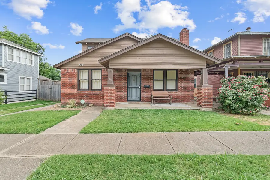 1120 E Terrell Avenue, Fort Worth, TX 76104 - #2