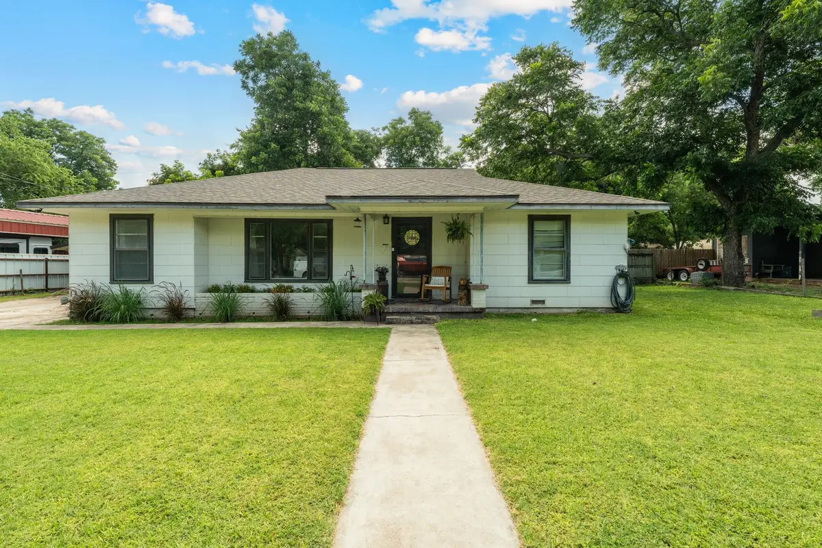 725 S Austin Street, De Leon, TX 76444 - Image #1