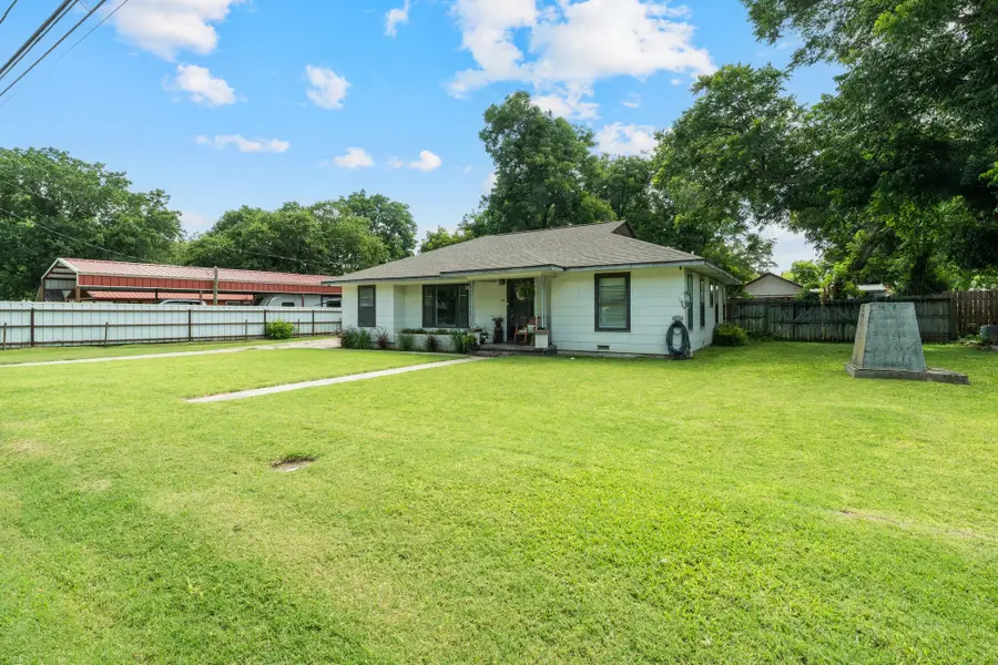 725 S Austin Street, De Leon, TX 76444 - Image #3