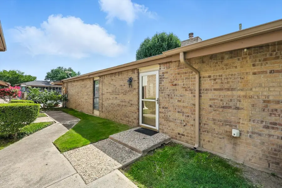 18 Park Lane, Bedford, TX 76021 - Image #3