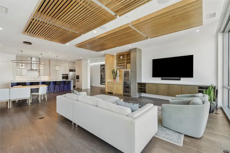 2200 Victory Avenue #2107, Dallas, TX 75219 - Image #2