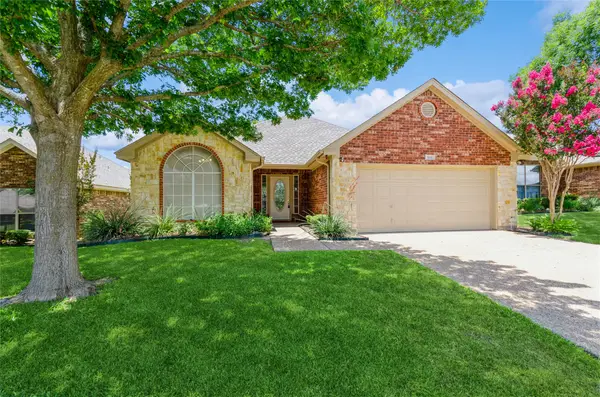 915 Cresthaven Drive #3, Cedar Hill, TX 75104