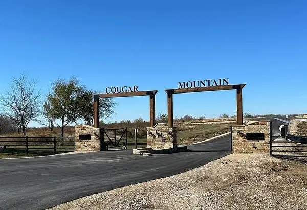 3141 Outlaw Drive, Granbury, TX 76035