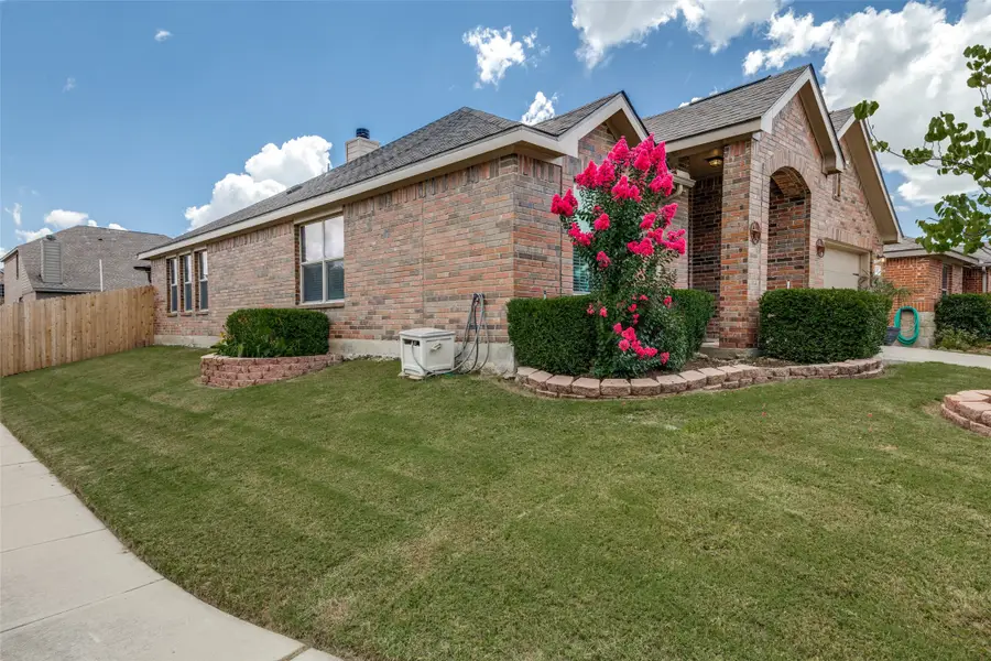 1201 Diablo Pass, Justin Roanoke, TX 76052 - Image #3