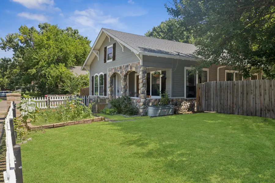 1007 N Cleveland Avenue, Sherman, TX 75090 - Image #2