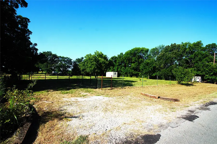 316 Flowing Wells, Pottsboro, TX 75076 - Image #2