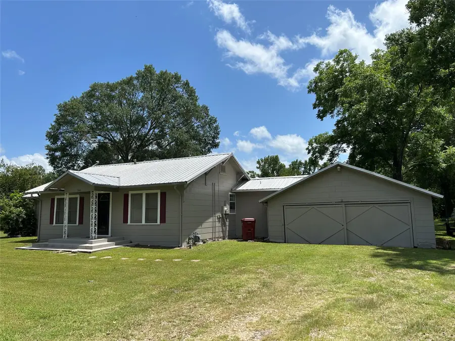 506 Clarksville, Bogata, TX 75417 - Image #2