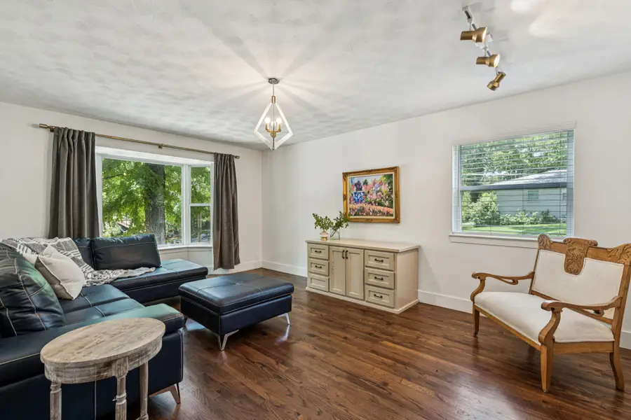 3546 Oak Creek Circle, Dallas, TX 75227 - Image #2