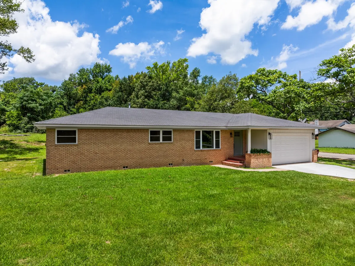 800 Holbrook Street, Mount Vernon, TX 75457 - Image #1