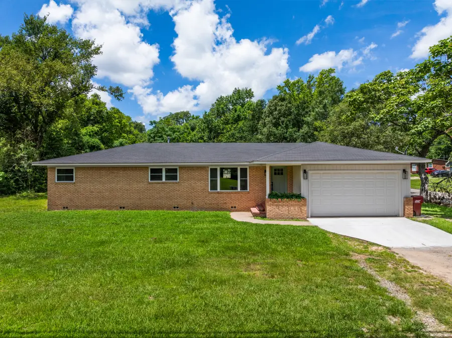 800 Holbrook Street, Mount Vernon, TX 75457 - Image #2