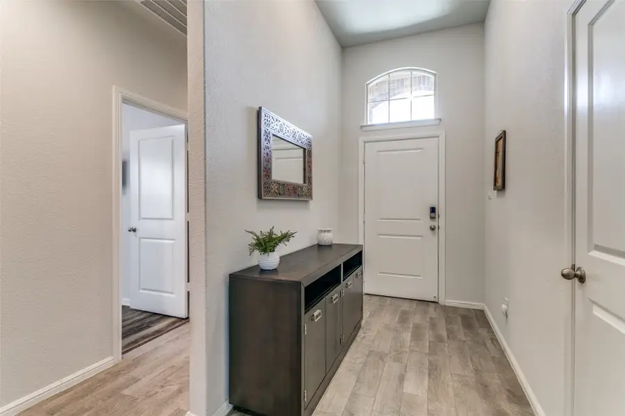 9612 Walnut Cove Drive, Fort Worth, TX 76108 - Image #3