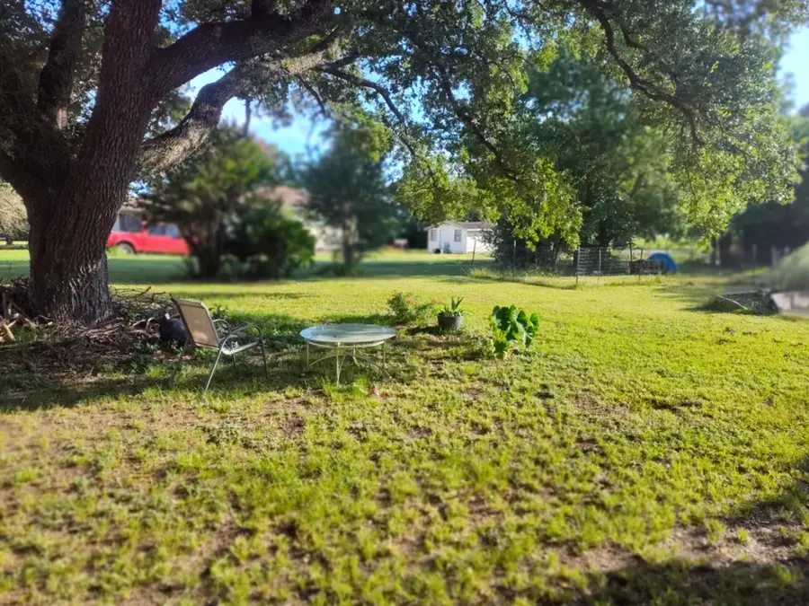 806 E Tyler Street, Mexia, TX 76667 - Image #2