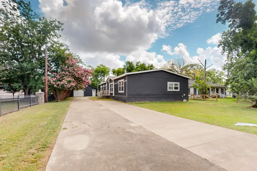 1721 Mesquite Valley Road, Mesquite, TX 75149 - Image #2