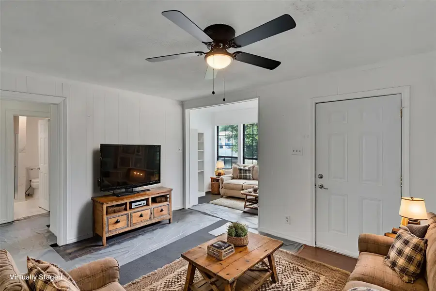 820 NE 31st Street, Grand Prairie, TX 75050 - Image #3