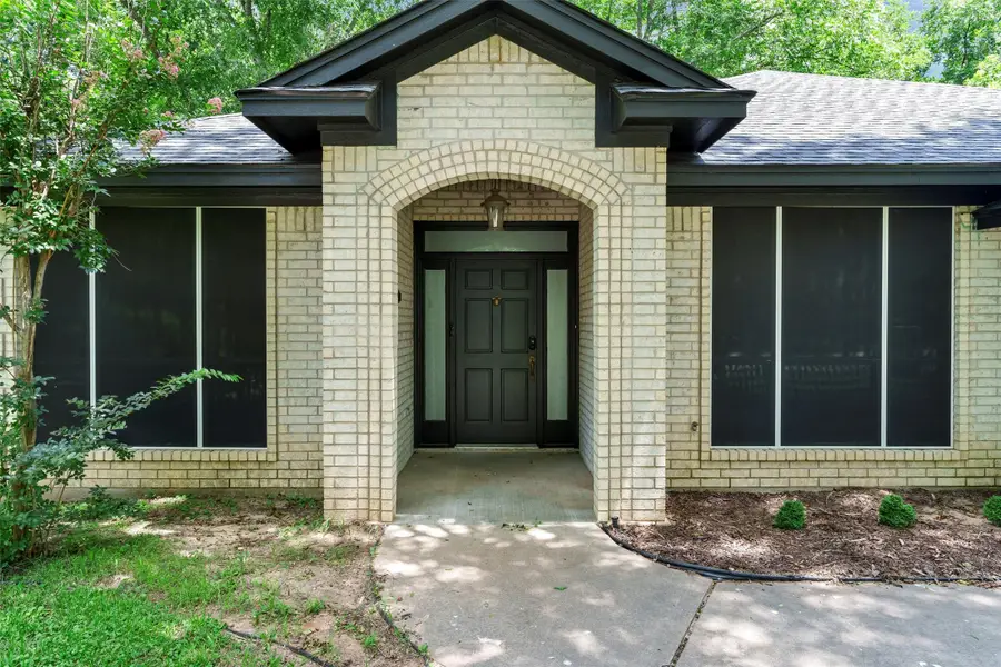 8921 N Longwood Drive, Granbury, TX 76049 - Image #3