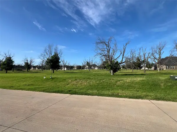 2707 Village Road, Granbury, TX 76049