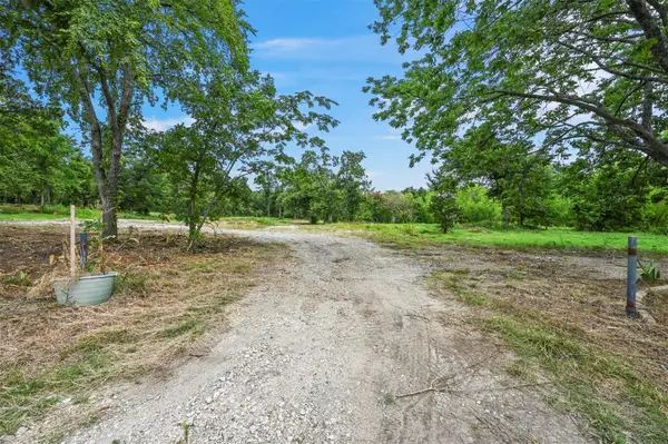 1221 Hillcrest Circle, Gordonville, TX 76245