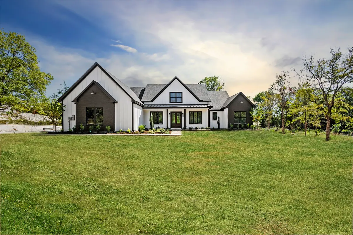 1418 Oak Hill Drive, Van Alstyne, TX 75495 - Image #1