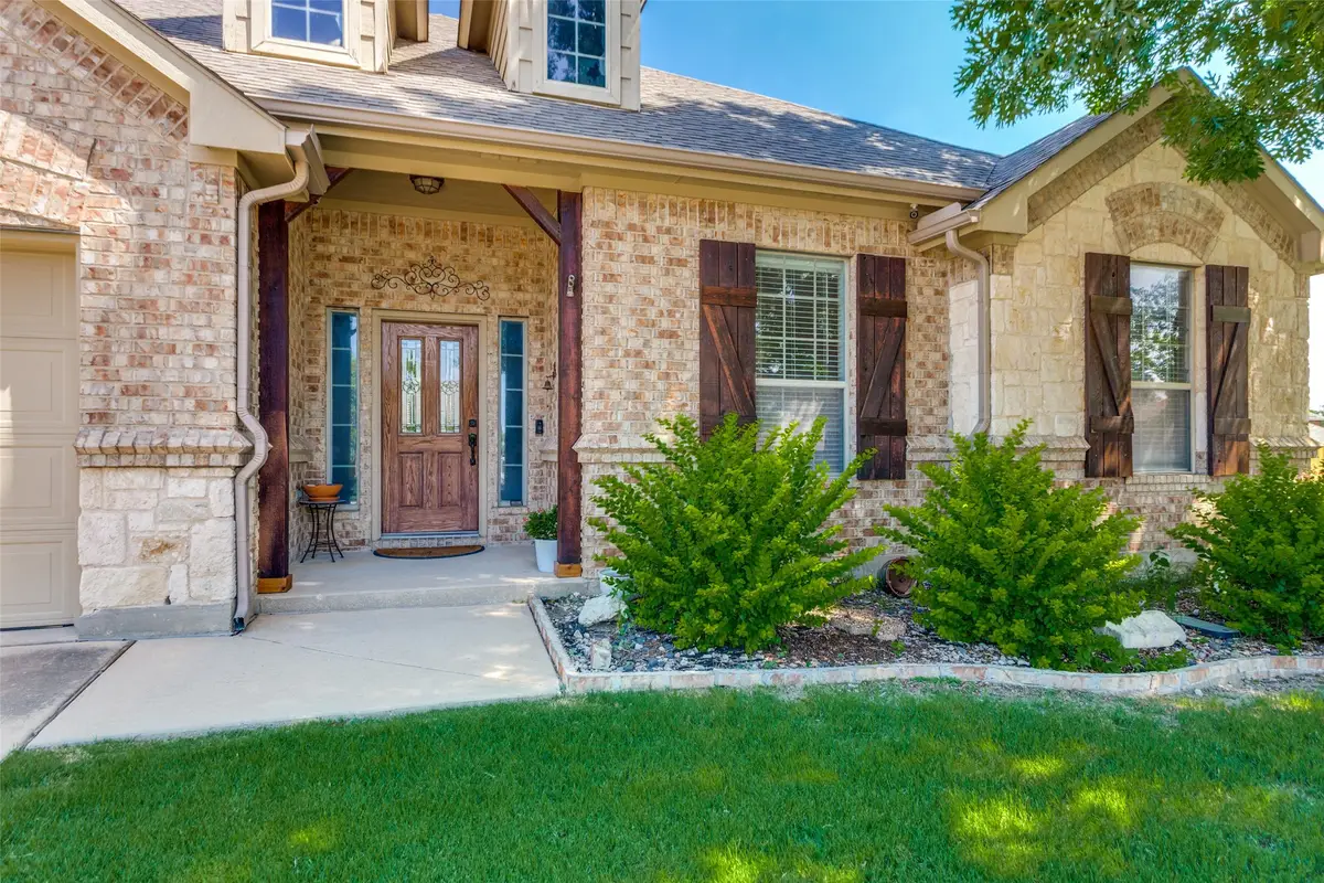 400 Commonwealth Drive, Saginaw, TX 76179 - Image #1