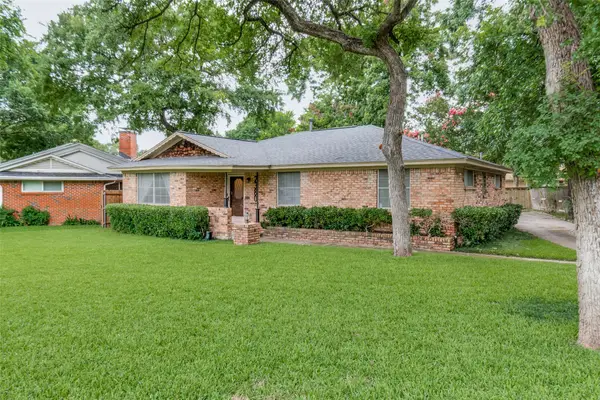 2380 Fenestra Drive, Dallas, TX 75228