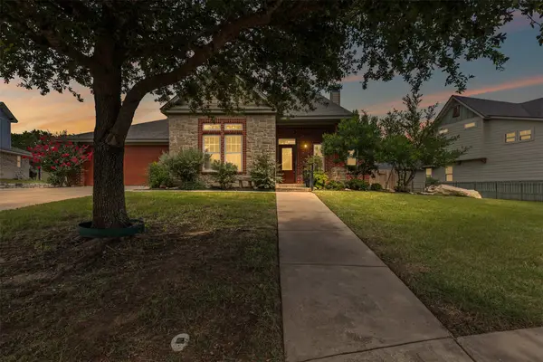 125 Camelot Street, Glen Rose, TX 76043
