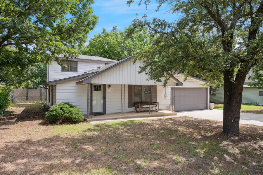 416 W 3rd Street, Justin, TX 76247 - Image #2