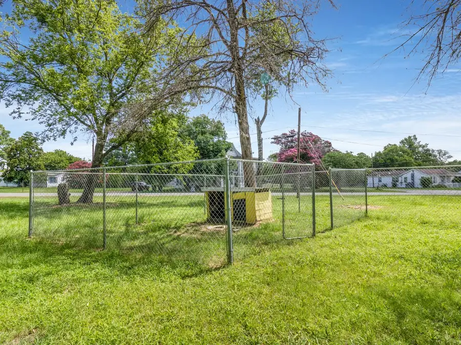 207 N Archer Street, Groesbeck, TX 76642 - Image #3