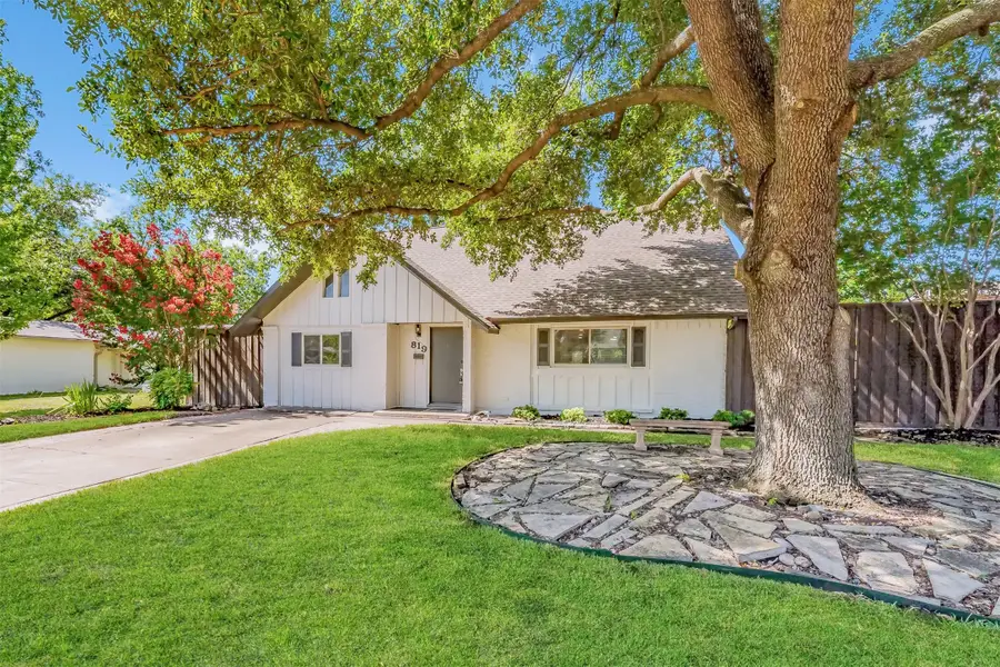 819 Brentwood Lane, Richardson, TX 75080 - Image #3