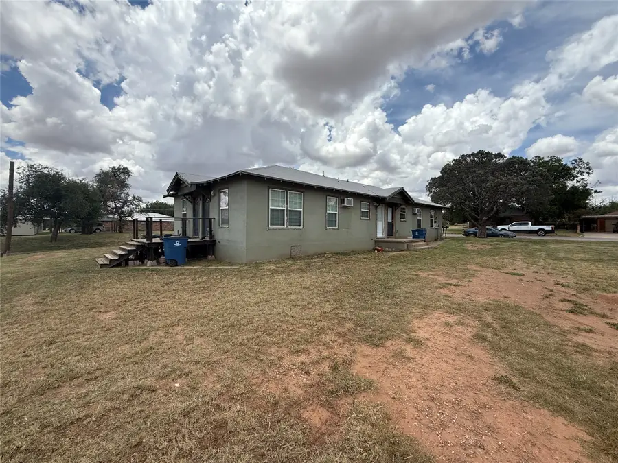 211 W Avenue D, Sweetwater, TX 79556 - Image #3
