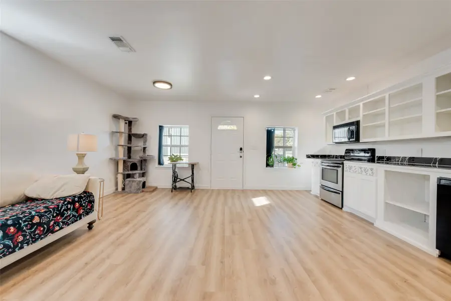 207 W Walnut Street, Nocona, TX 76255 - Image #3