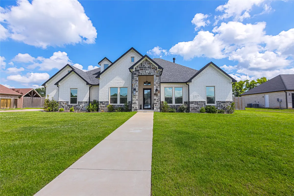 217 Devonshire, Mount Pleasant, TX 75455 - Image #1