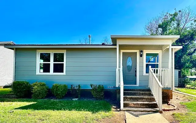 903 N 4th Street, Ballinger, TX 76821 - Image #1