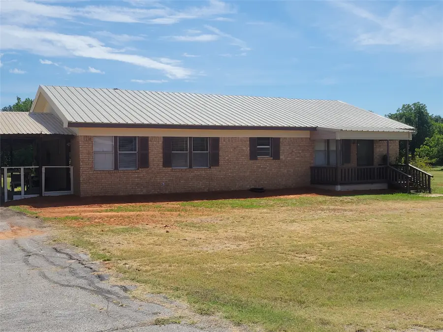 215 Cedar Court, Graham, TX 76450 - Image #2