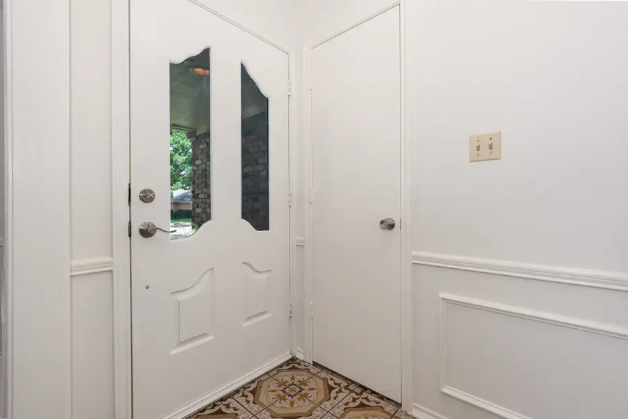 13426 Whispering Hills Drive, Dallas, TX 75243 - Image #3