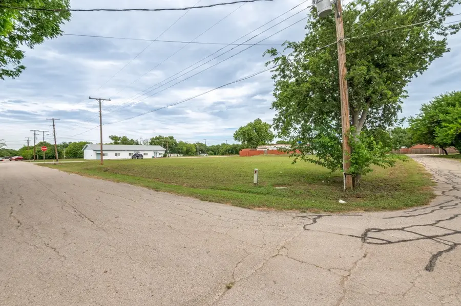 2011 Duval Drive, Arlington, TX 76002 - Image #2