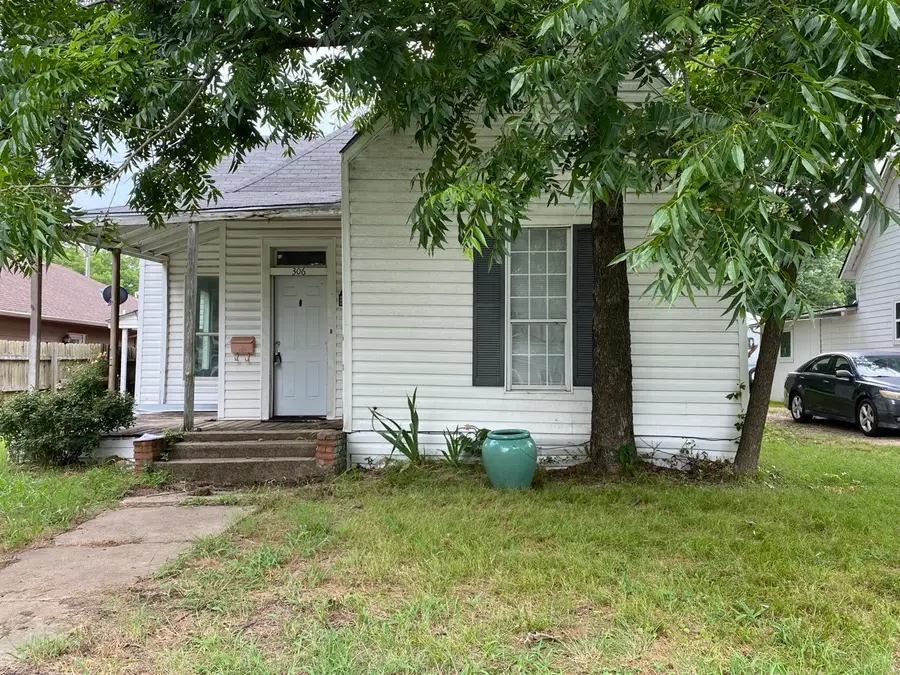 306 N Cleveland Avenue, Sherman, TX 75090 - Image #3