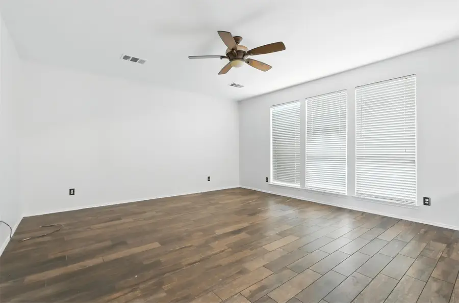 1028 Cutting Horse Drive, Mansfield, TX 76063 - Image #3