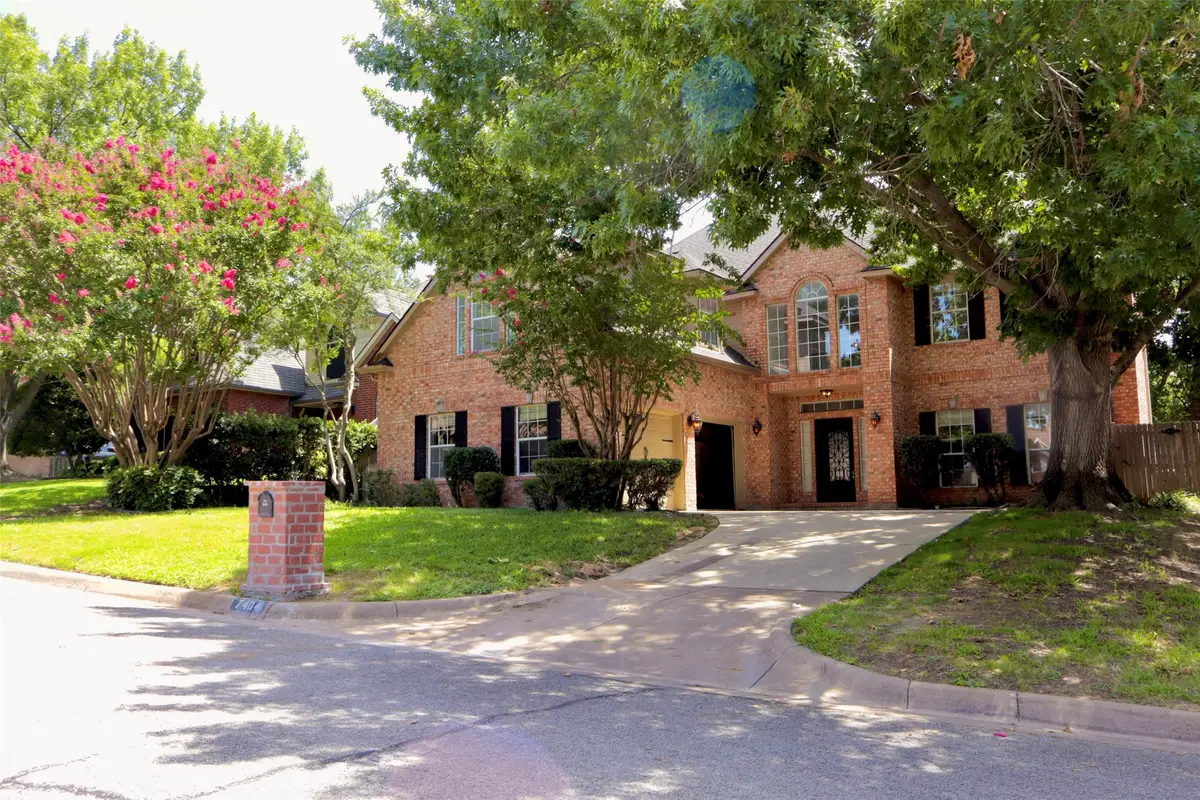 7404 Lands End Drive, Arlington, TX 76016 - Image #1