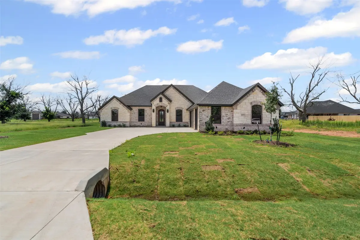 2172 Middlewood Circle, Granbury, TX 76049 - Image #1